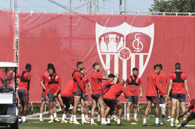 Imagen del entrenamiento del Sevilla FC (foto: Kiko Hurtado).