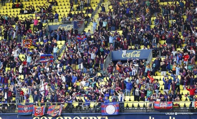 Los casi 1.500 aficionados disfrutaron en La Cerámica de una victoria para recuperar la fe (Foto: LALIGA). 