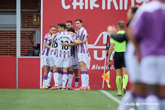Los jugadores del Real Valladolid celebran el gol de Moro (Foto: LALIGA).