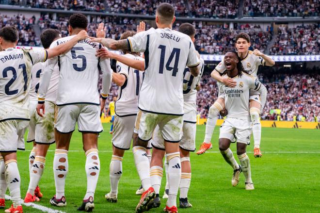 Celebración del Real Madrid tras uno de los goles al Cádiz (Foto: Cordon Press).