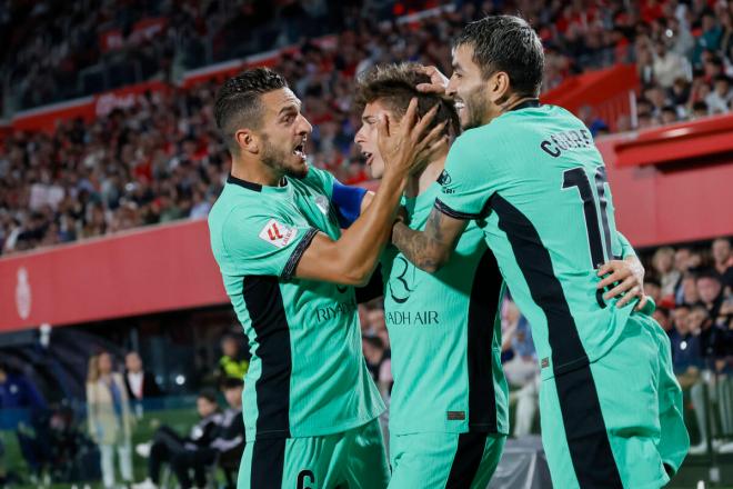 Rodrigo Riquelme celebra su gol en el Mallorca-Atlético con Koke y Correa (Foto: EFE).
