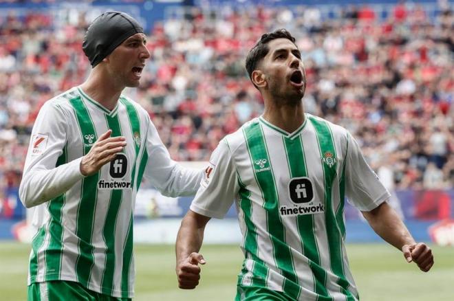 Ayoze Pérez celebra su gol con Juan Miranda (foto: Cordón Press).