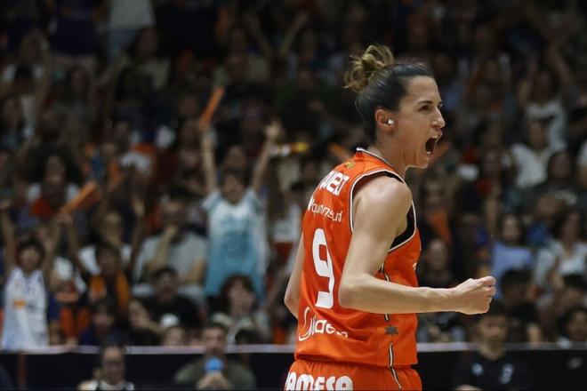 Valencia Basket arrasa a Casademont y se saca un billete para la final y otro para la Euroliga