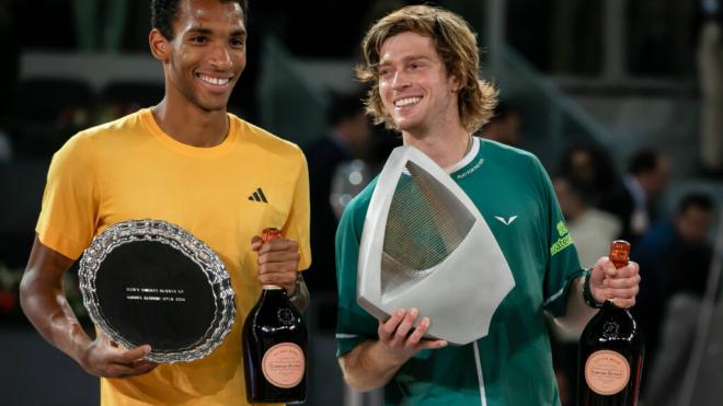 Andrey Rublev y Félix Auger-Aliassime en la entrega de premios del Mutua Madrid Open (Foto: Cordon