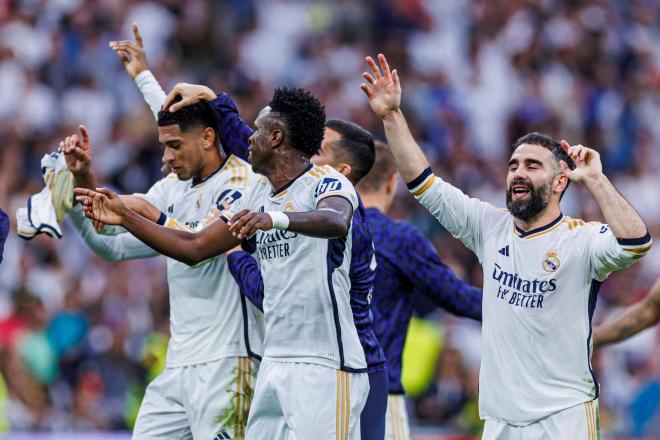 Los jugadores del Real Madrid celebran con su afición proclamarse campeón de LALIGA (FOTO: Cordó