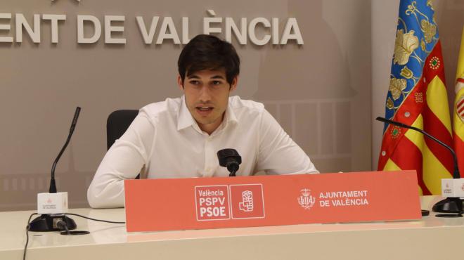 Borja Sanjuán en rueda de prensa, habla del Nou Mestalla