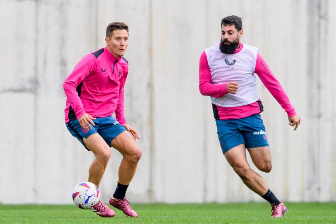 Ander Herrera y Asier Villalibre se entrenan esta semana en Lezama antes de recibir a Osasuna (Foto: Athletic Club).