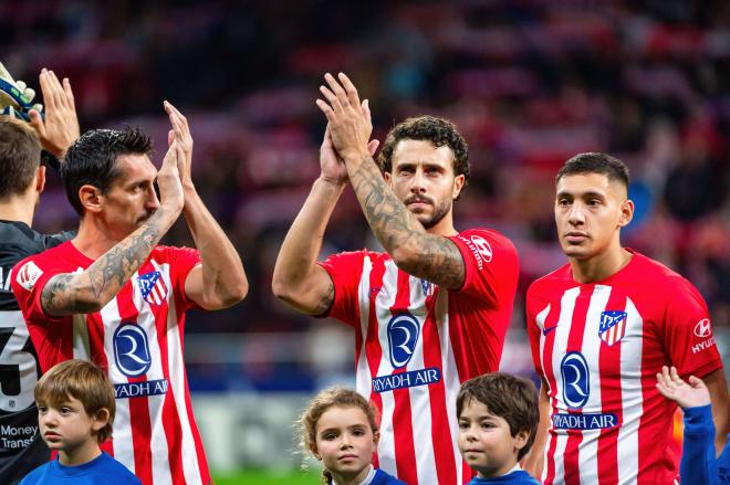 Stefan Savic, Mario Hermoso y Nahuel Molina, en un partido del Atlético (Foto: Cordon Press).