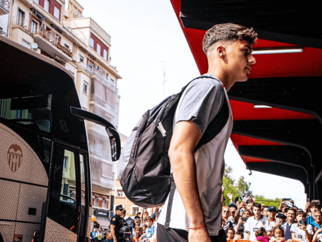 Vicent Abril, portero del Valencia CF, debuta en una convocatoria