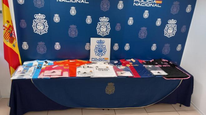 La Policía desmantela una red de falsificación de prendas deportivas en Madrid