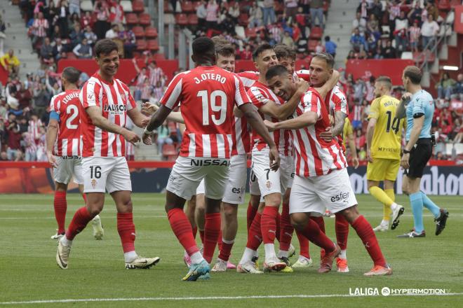 El Real Sporting celebra el gol de Cote al Andorra (Foto: LALIGA).