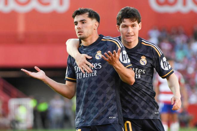 Brahim Díaz y Fran García celebran un gol en el Granada-Real Madrid (Foto: EFE).
