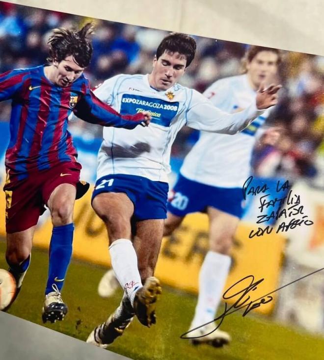 Foto con dedicatoria de Leo Messi a Alberto Zapater. (Foto: Instagram @mariazapa21)