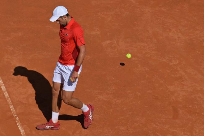 Novak Djokovic se lamenta en la derrota en Roma ante Tabilo (Foto: Cordon Press).