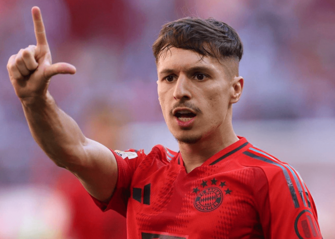 Bryan Zaragoza celebra un gol en el Allianz que finalmente anuló el VAR. (FCBayern)