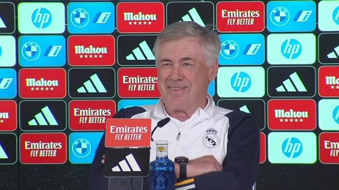 Carlo Ancelotti en rueda de prensa con el Real Madrid