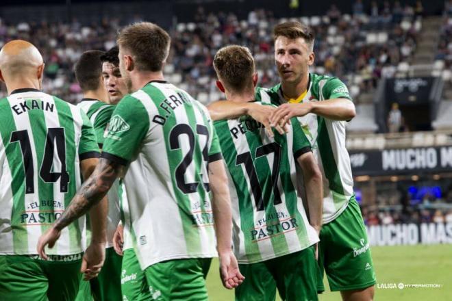 Peque, celebrando un gol con el Racing (Foto: LALIGA).