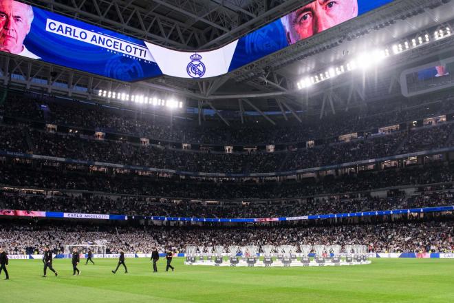 El Santiago Bernabéu, en la celebración antes del Real Madrid-Alavés (Foto: Cordon Press).