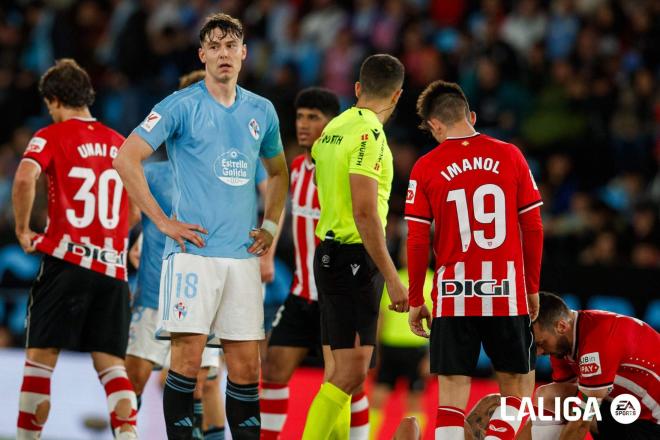 Jörgen Strand-Larsen se lamenta en el Celta - Athletic (Foto: LALIGA).