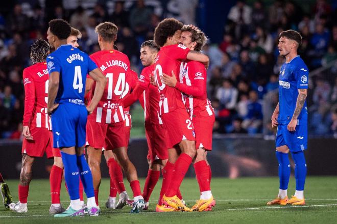 Los jugadores del Atlético celebrando uno de los goles de Griezmann en Getafe (Foto: Cordon Press).