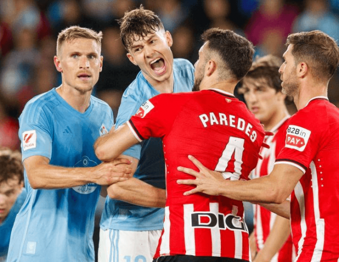 Strand Larsen grita en una disputa con Paredes en el Athletic - Celta (Foto: LALIGA).