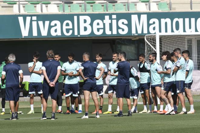 Imagen de la sesión del Betis este miércoles (Foto: Kiko Hurtado). 