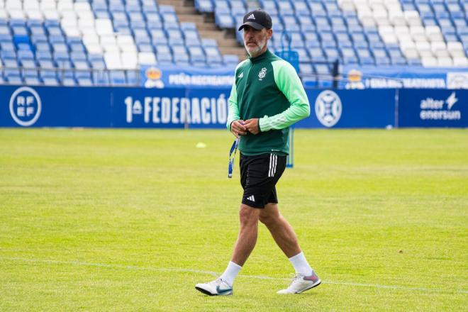 Abel Gómez, técnico del Recreativo de Huelva (Foto: @Recreoficial).