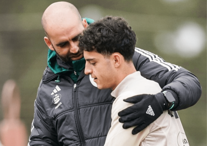 Claudio Giráldez con Hugo Álvarez (Foto: RC Celta.