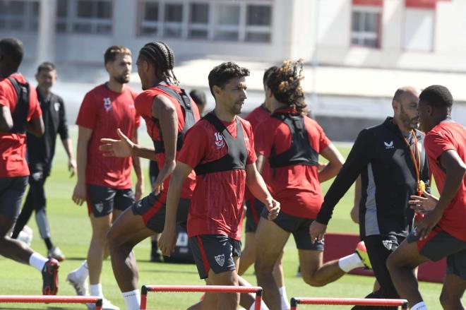 El entrenamiento del Sevilla este sábado. (Foto: Kiko Hurtado)
