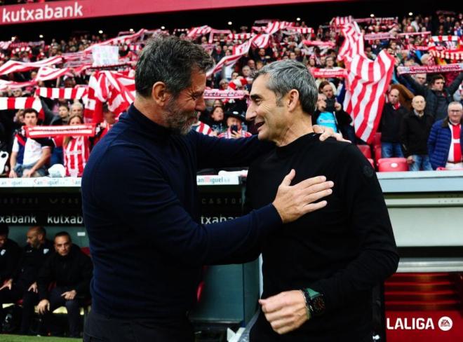 Quique y Ernesto Valverde se saludaron en San Mamés antes del Athletic - Sevilla (Foto: LALIGA).