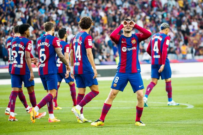 Pedri celebra uno de sus goles en el Barcelona-Rayo Vallecano (FOTO: Cordón Press).