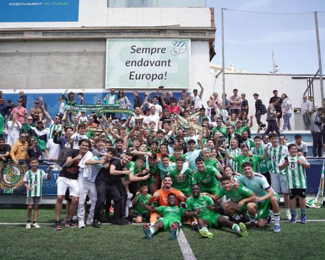 El Betis Deportivo celebra el pase a la final. (Foto: @RBetisCantera)