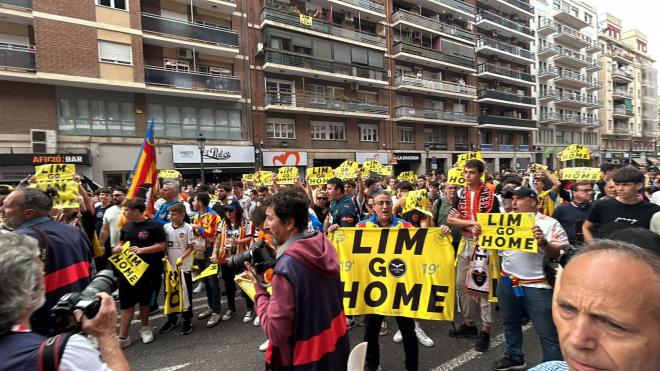 Manifestación del 19M contra Peter Lim.