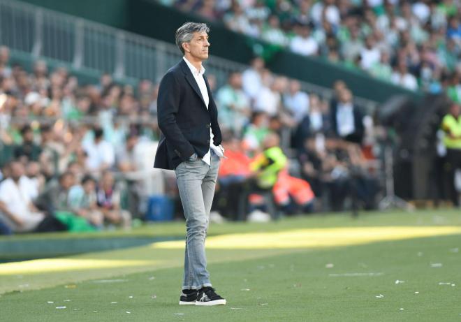 Imanol da instrucciones en el Betis - Real Sociedad (Foto: LALIGA).