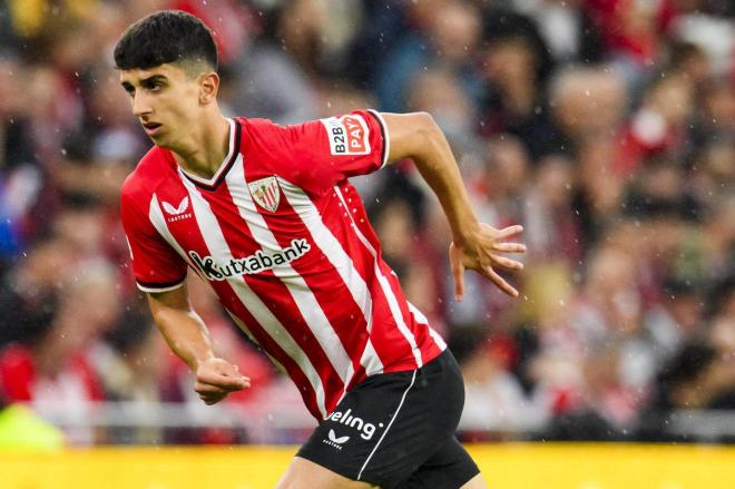 Debut de Aingeru Olabarrieta ante el Sevilla en San Mamés (Foto: Athletic Club).