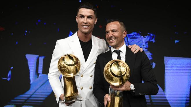 Cristiano Ronaldo con su agente Jorge Mendes (Fuente: Cordon Press)
