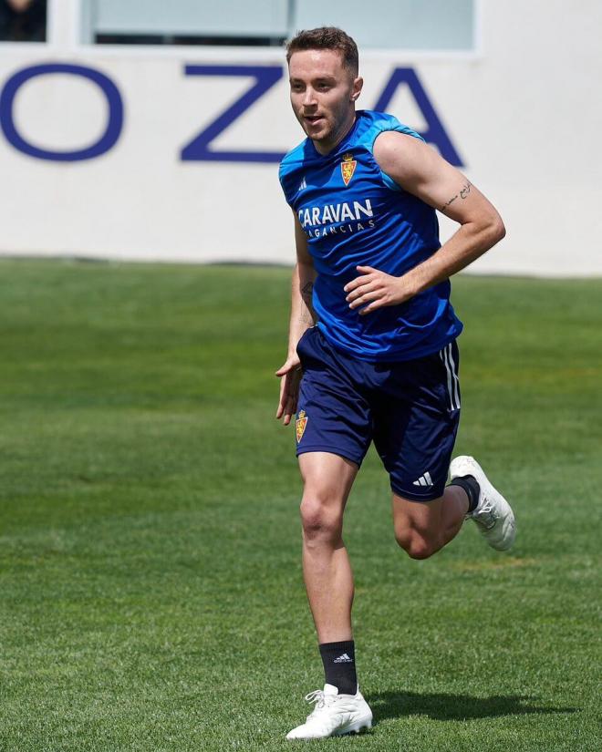 Marc Aguado en el entrenamiento del Real Zaragoza (Foto: X @RealZaragoza)