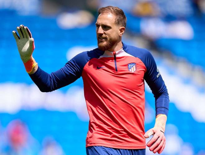 Jan Oblak saluda antes del Real Sociedad-Atlético (Foto: LaLiga).