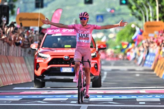 Pogacar celebrando su sexta victoria en el Giro de Italia (Foto: EFE).