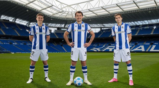 La Real presenta su nueva camiseta para la temporada 2024/25 (Foto: Real Sociedad).