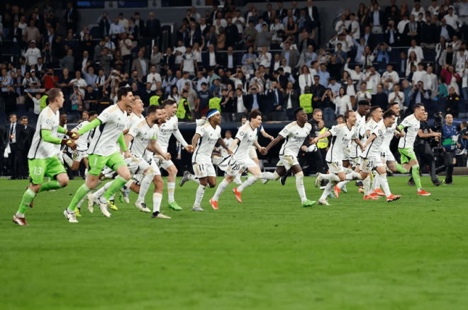 Los jugadores del Real Madrid celebrando el pase a Wembley (Foto: RM).