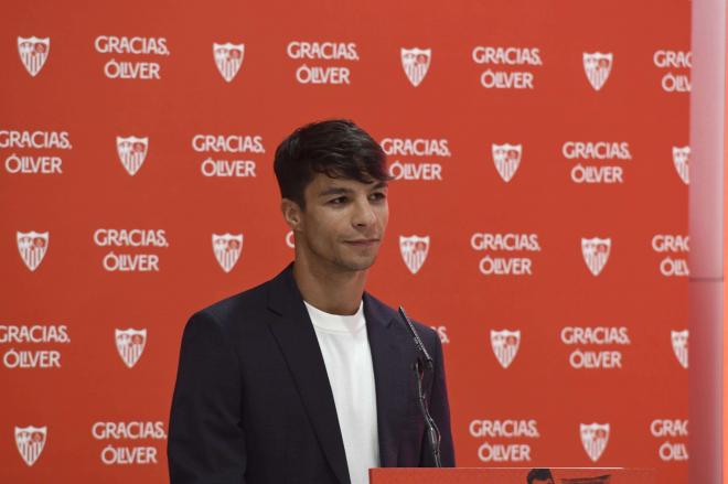 Óliver Torres, en su despedida del Sevilla FC (Foto: Kiko Hurtado)