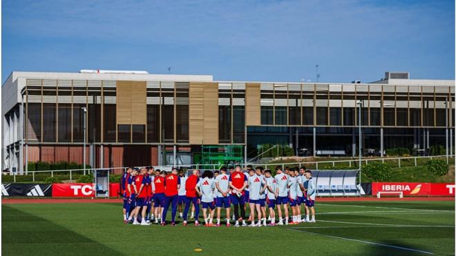 Imagen del entrenamiento de la Selección Española. (Foto: RFEF)
