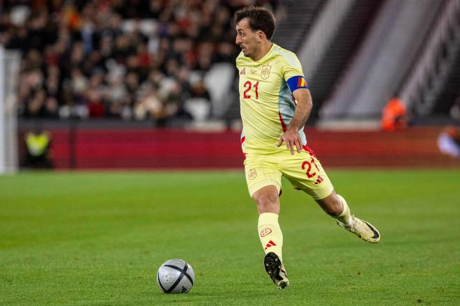 Mikel Oyarzabal como capitán de la selección española (Cordon Press)
