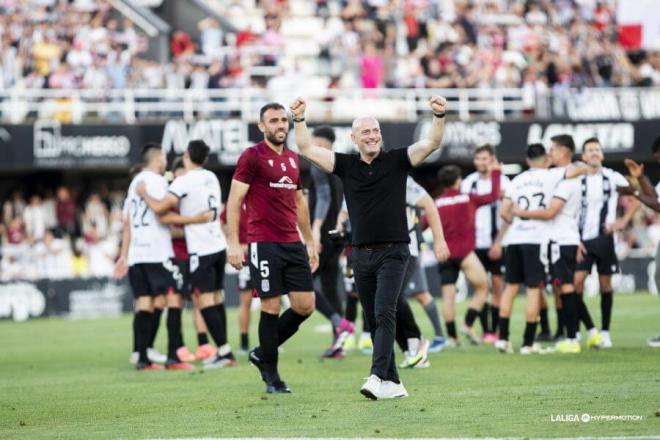 La alegría de Julián Calero tras una victoria en la que fue su casa la pasada temporada (Foto: LALIGA).