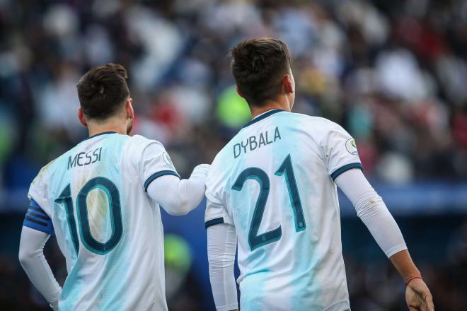 Leo Messi y Paulo Dybala con la Selección Argentina (Foto: Cordon Press)