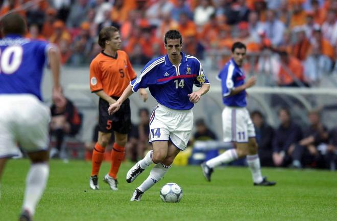 Johan Micoud, durante el Países Bajos-Francia de la Eurocopa 2000 (Foto: Cordon Press).