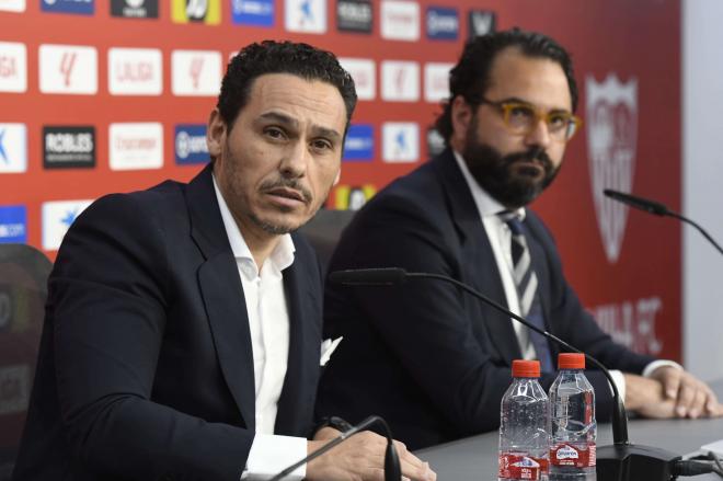 Víctor Orta y Del Nido Carrasco en sala de prensa. (Foto: Kiko Hurtado)