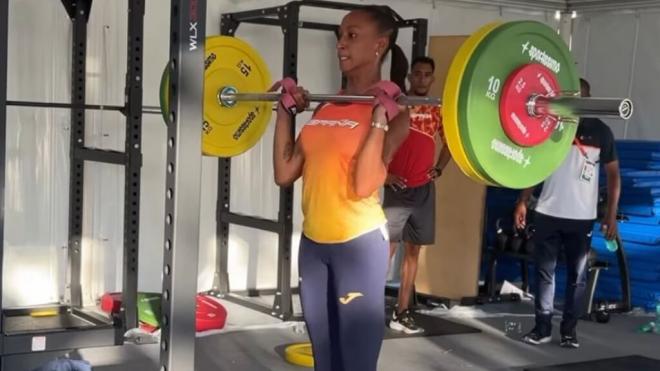Ana Peleteiro entrenando en Roma (Foto: @atletismorfea)