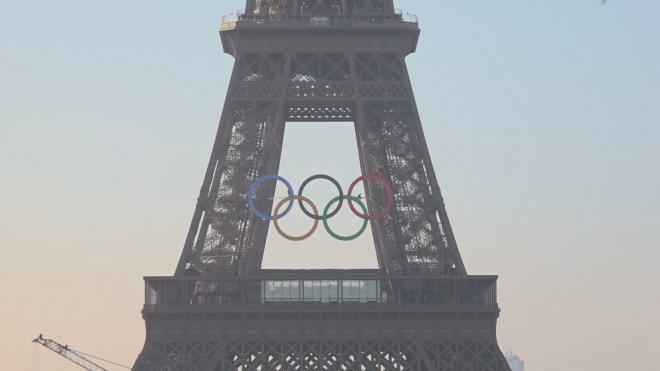 El símbolo de los Juegos Olímpicos en la Torre Eiffel (Fuente: SNTV)